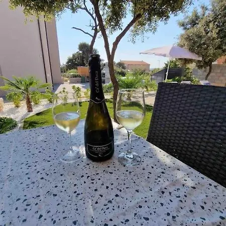 Zoran Brand New Apartment-garden דירה *