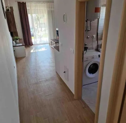 Zoran Brand New Apartment-garden Apartman *