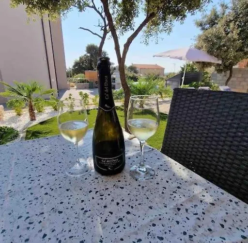Zoran Brand New Apartment-garden Appartement *